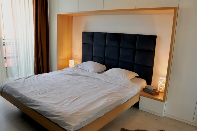 IRIS 5 — living space